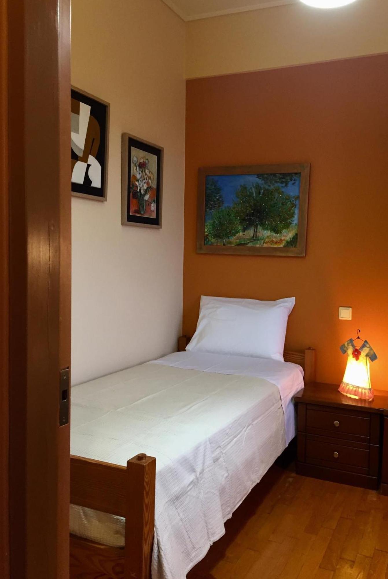 Small Apartment Near Athens Airport Pikérmion Exterior foto
